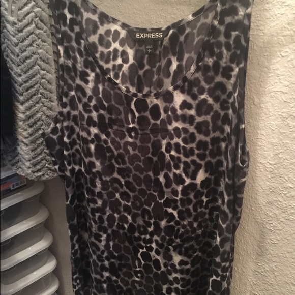 Express top - Picture 1 of 4